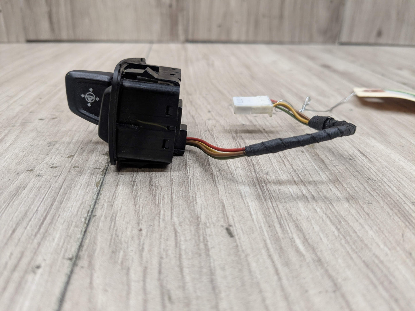 16-19 OEM BMW G11 G12 740 750 Steering Wheel Heat Heating Control Switch Module