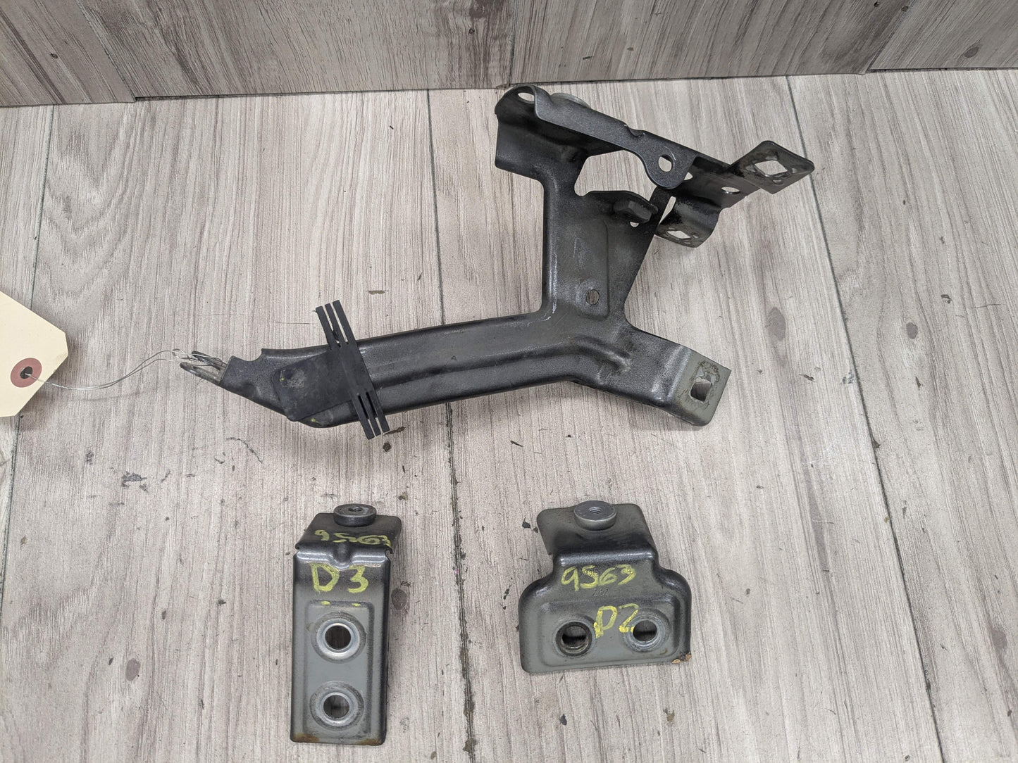 16-19 OEM BMW G11 G12 740 750 Front Left Driver Fender Wing Holder Bracket SET