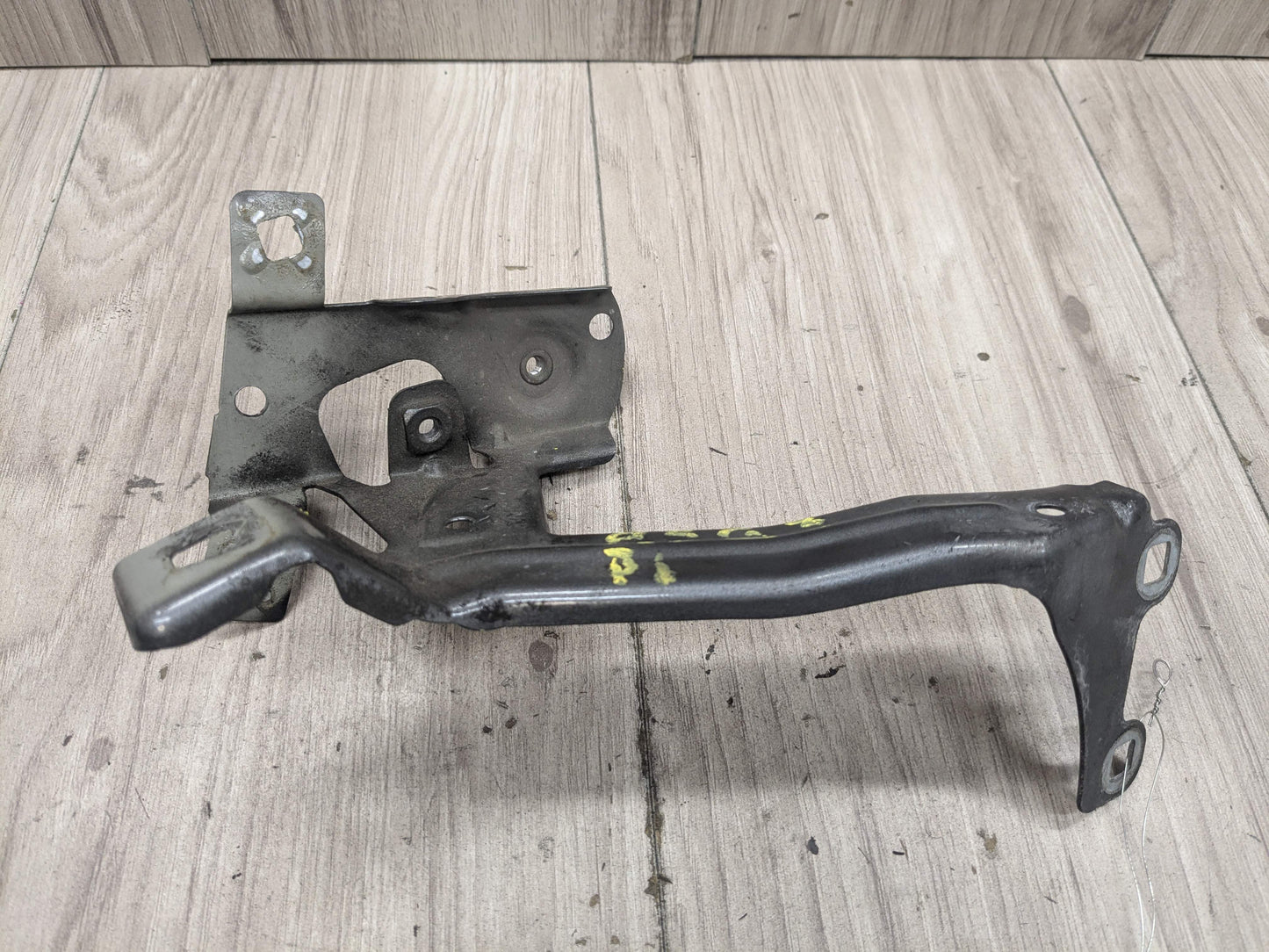 16-19 OEM BMW G11 G12 750 Front Right Passenger Fender Wing Holder Bracket SET