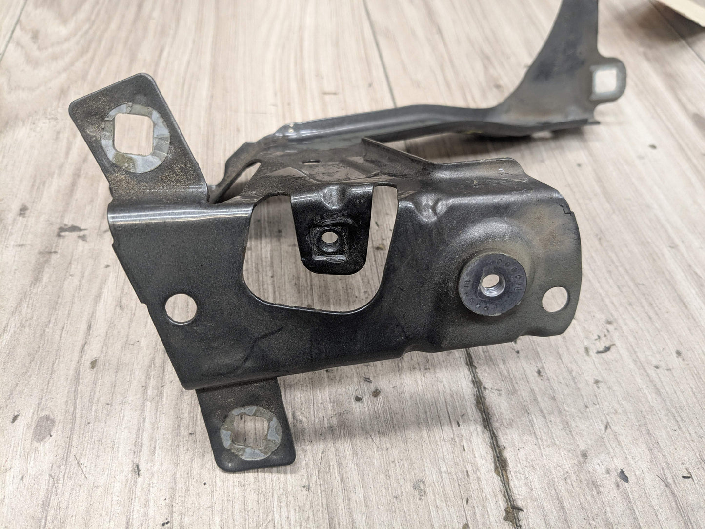 16-19 OEM BMW G11 G12 750 Front Right Passenger Fender Wing Holder Bracket SET