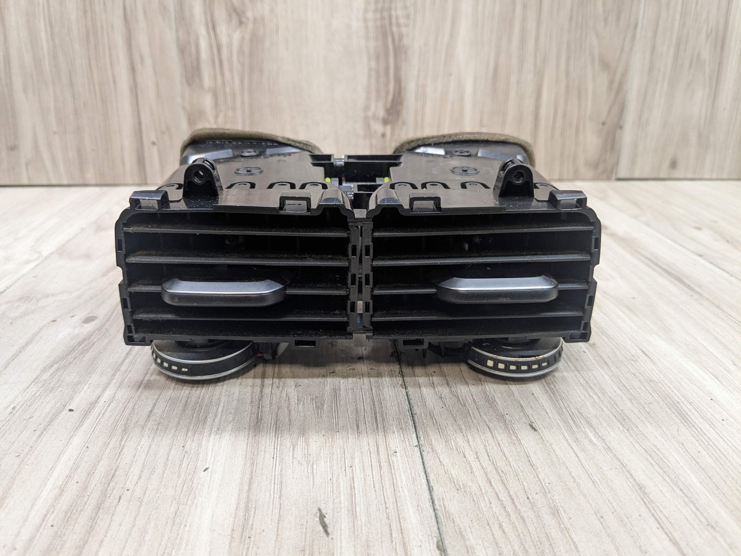 16-22 OEM BMW G11 G12 740 750 M760 B7 Rear Center Console AC Air Vent Grille
