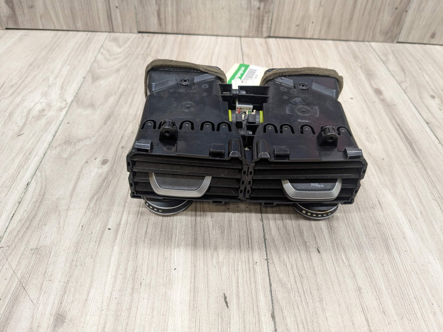 16-22 OEM BMW G11 G12 740 750 M760 B7 Rear Center Console AC Air Vent Grille