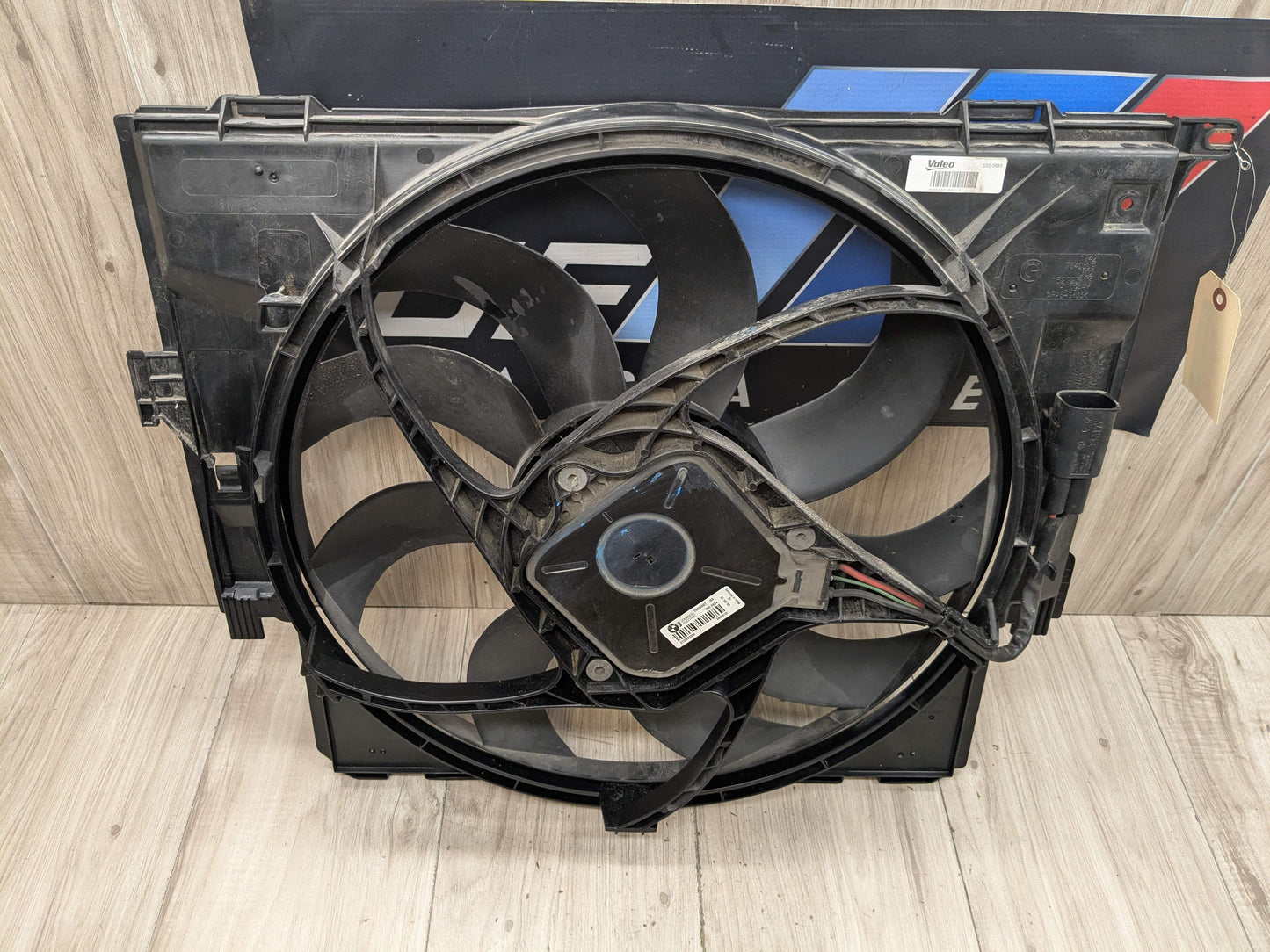 OEM BMW F22 F23 F30 228 320 428 N20 Electric Radiator Cooling Fan w/ Shroud 400W