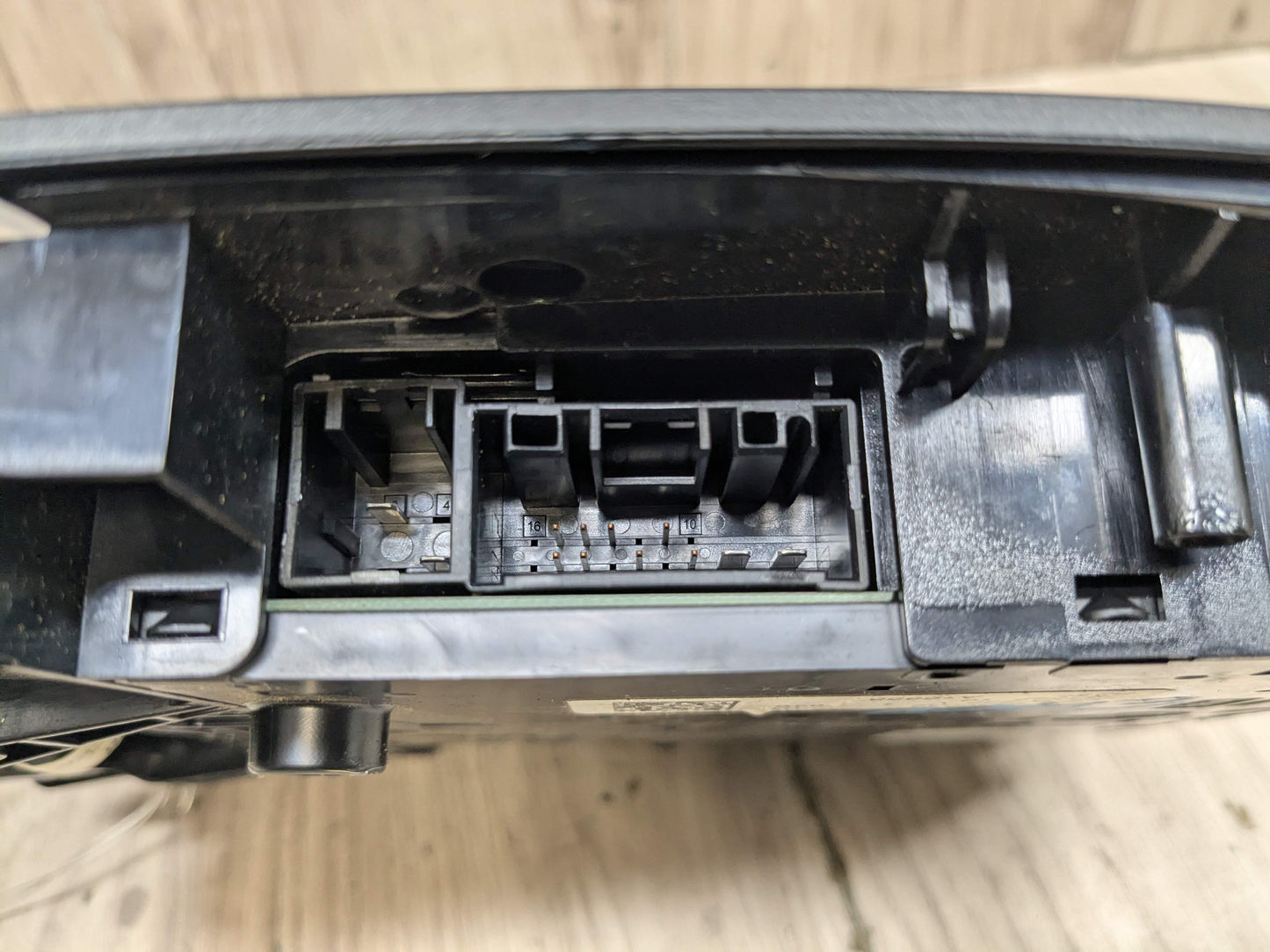 OEM BMW F22 F30 F32 F36 F80 F82 M4 Headliner Roof Console Dome Light SOS Switch