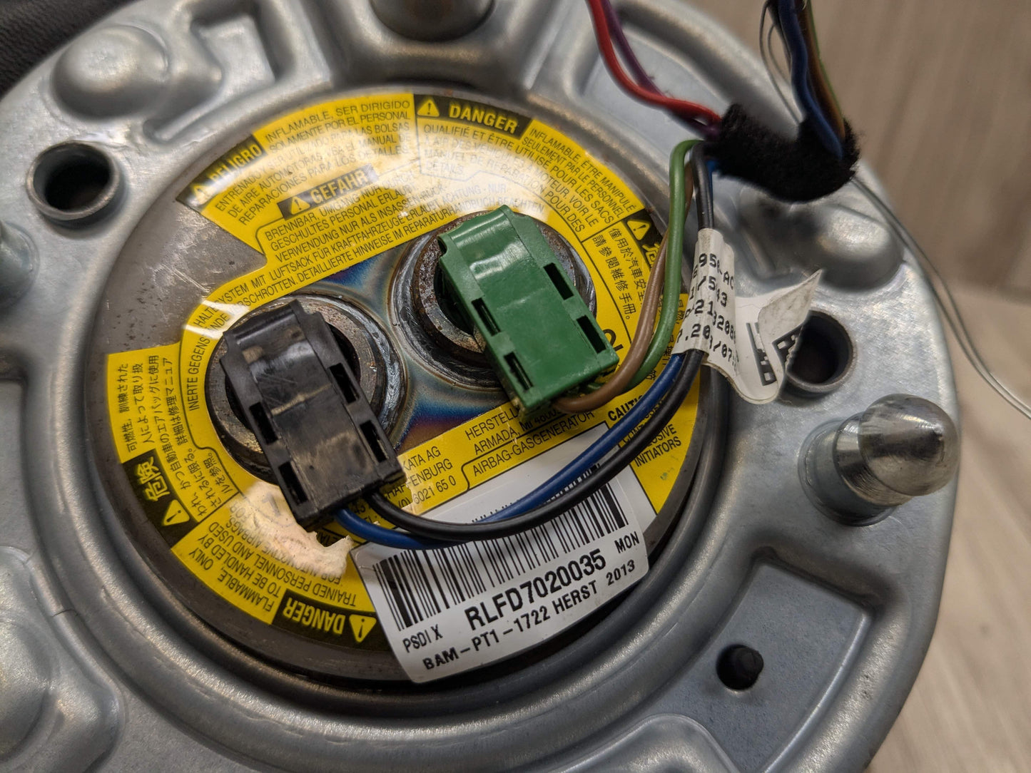 OEM BMW F10 F22 F23 F30 F32 F33 F36 335 435 Driver M SPORT Steering Wheel Airbag