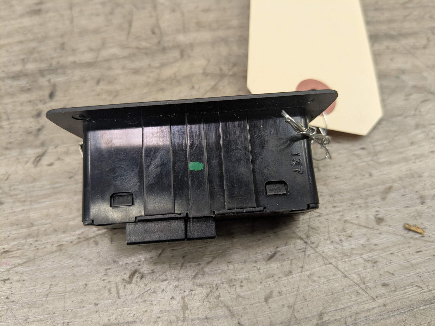 OEM BMW F02 F10 F15 F48 F90 G01 G20 G30 G80 X3 Rear Trunk Lid Center Lock Switch