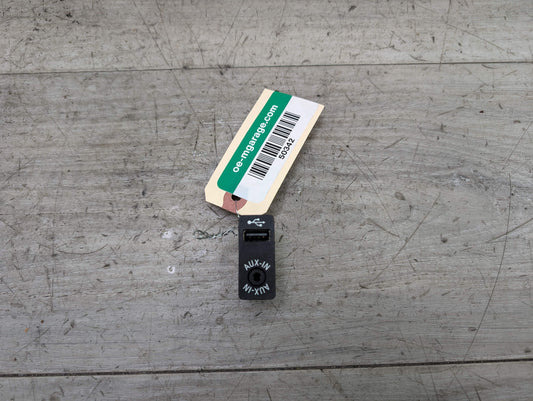 12-20 OEM BMW F22 F23 F30 F32 F33 F36 F48 F80 F82 F83 M3 M4 Aux Audio Input USB