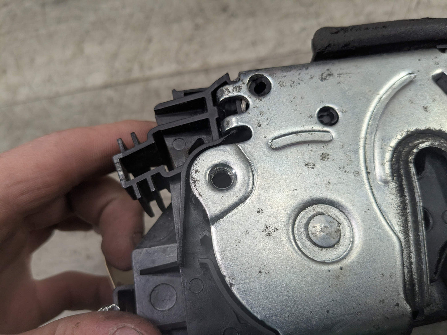 BMW E82 E90 E92 F22 F30 F32 F34 F10 M3 X5 Front Left Door Lock Latch Actuator