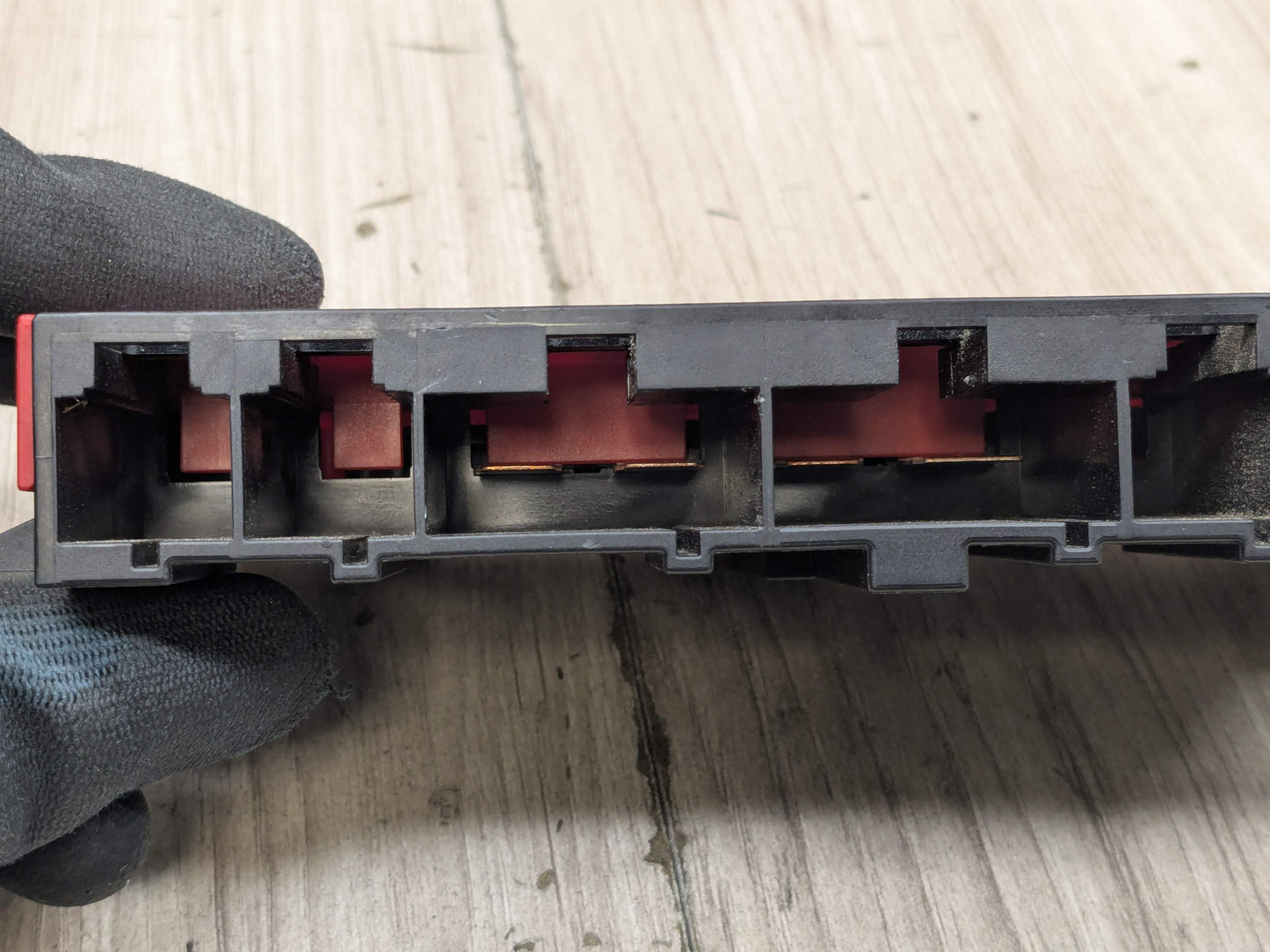 OEM BMW F22 F30 F32 F36 F80 F82 Positive Battery Distributor B+ Power Fuse Box