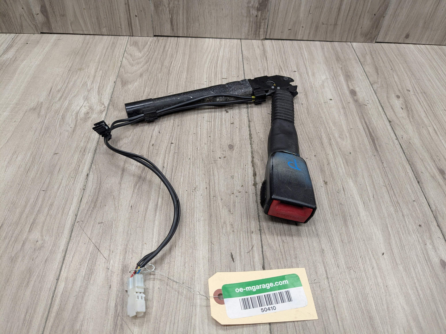 OEM BMW F30 F32 F36 F80 F82 F87 Front Right Passenger Seat Belt Buckle Tensioner