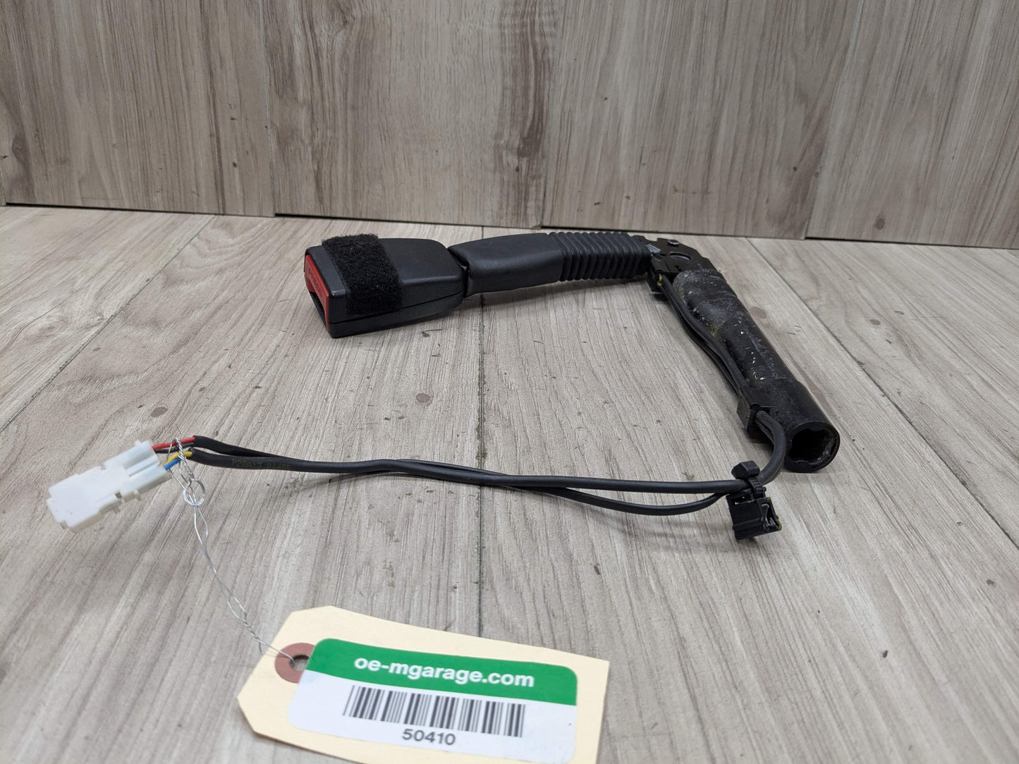 OEM BMW F30 F32 F36 F80 F82 F87 Front Right Passenger Seat Belt Buckle Tensioner