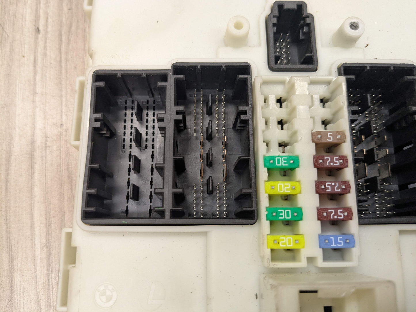 OEM BMW F22 F30 F32 F33 F36 F80 F82 Body Control Junction Box Module FEM + Key