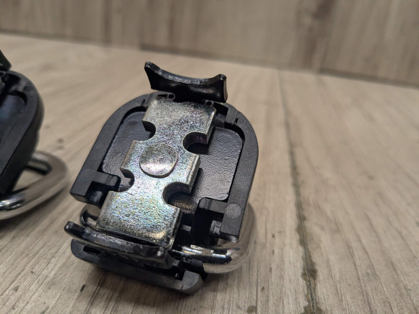 OEM BMW E70 E83 F15 F25 G01 X3 X5 Trunk Cargo Latch Tie Down Hook Clasp Ring SET