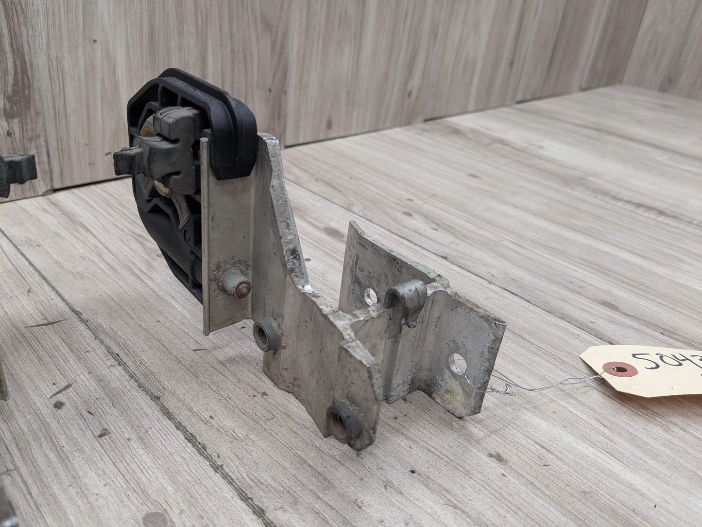 OEM BMW F22 F23 F30 F32 F33 F36 Left Right Radiator Carrier Support Bracket SET