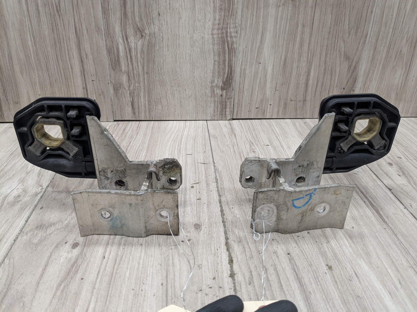 OEM BMW F22 F23 F30 F32 F33 F36 Left Right Radiator Carrier Support Bracket SET