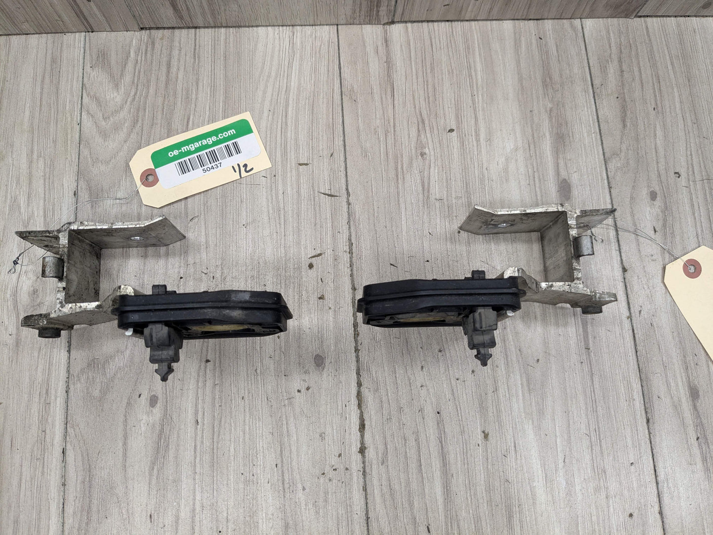 OEM BMW F22 F23 F30 F32 F33 F36 Left Right Radiator Carrier Support Bracket SET
