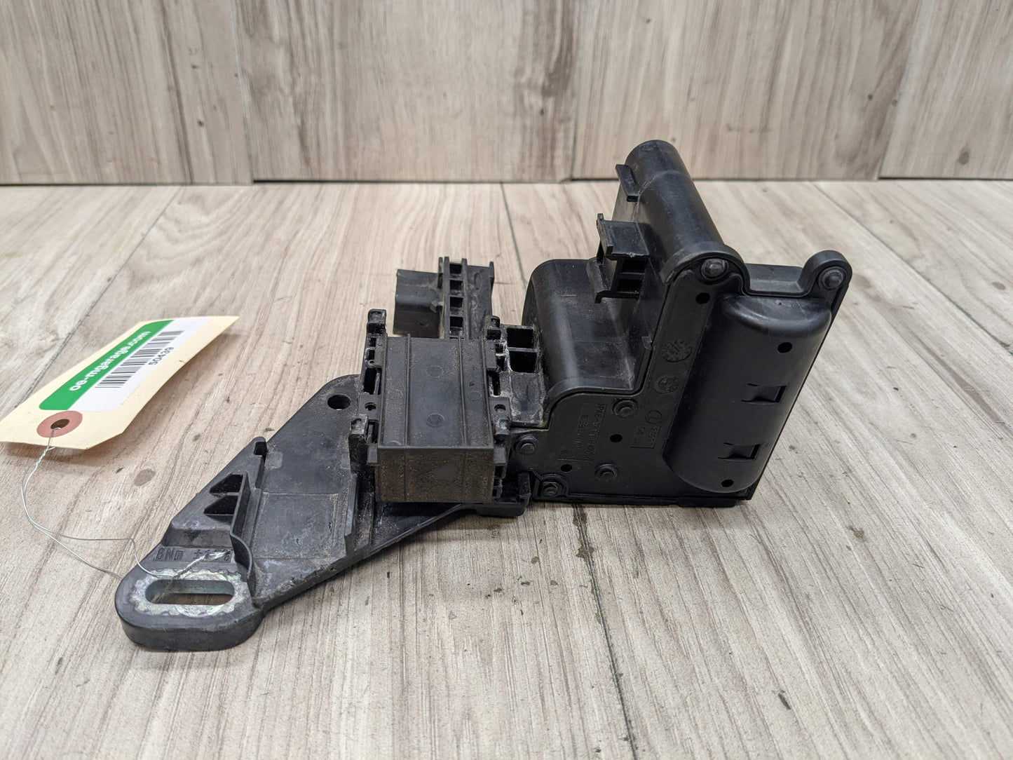 12-19 OEM BMW F22 F30 F32 F34 F36 F80 F82 F83 External Ignition Base Distributor