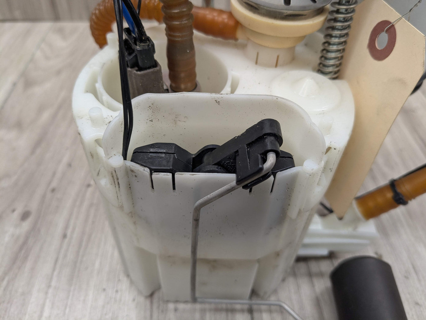 12-16 OEM BMW F23 F30 F32 F33 F34 F36 F87 Gas Fuel Tank Sending Pump Unit