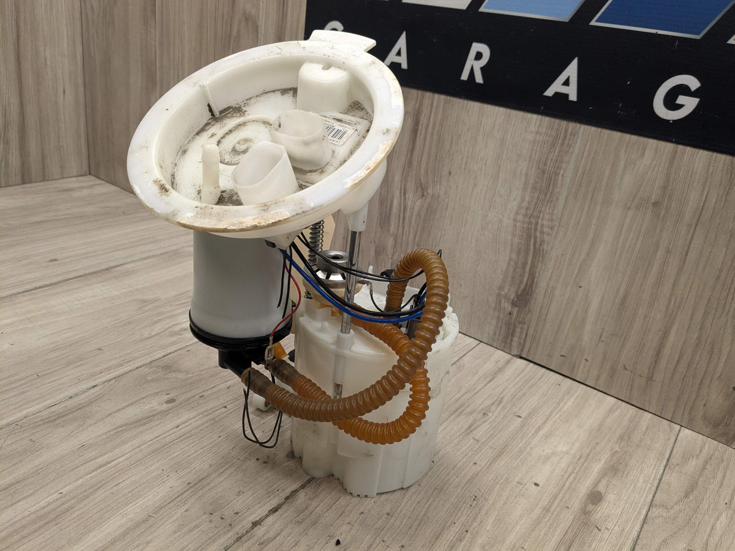 12-16 OEM BMW F23 F30 F32 F33 F34 F36 F87 Gas Fuel Tank Sending Pump Unit