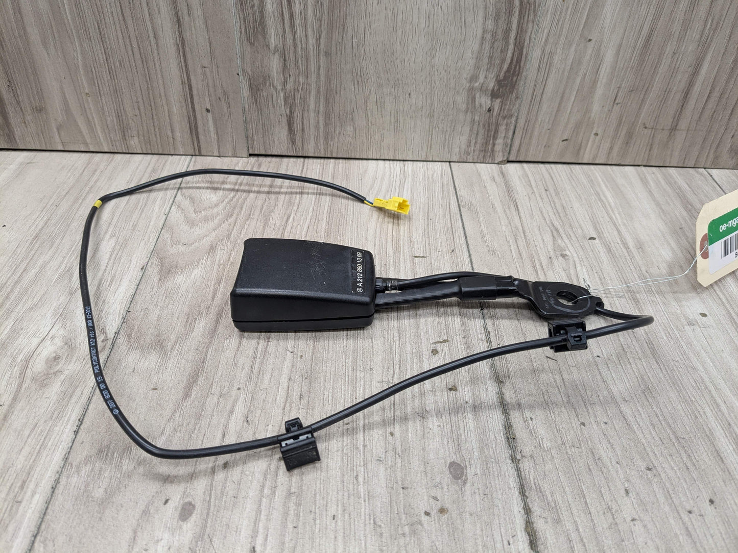 OEM Mercedes W212 E350 E550 Front Left Right Driver Passenger Seat Belt Buckle