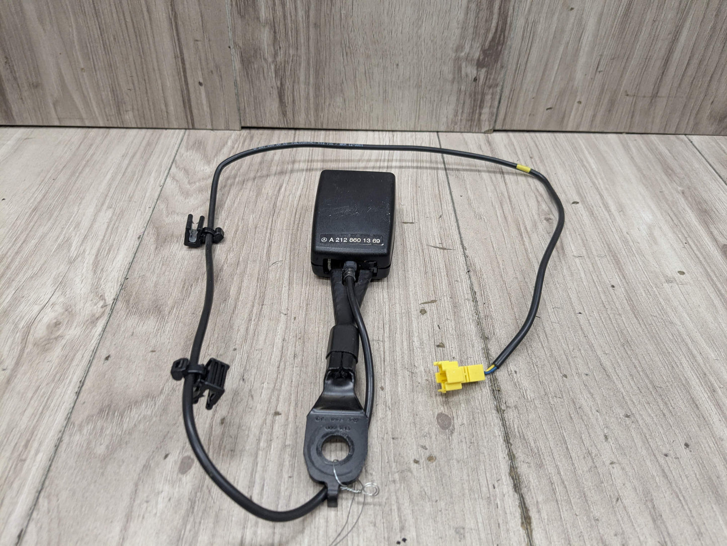 OEM Mercedes W212 E350 E550 Front Left Right Driver Passenger Seat Belt Buckle