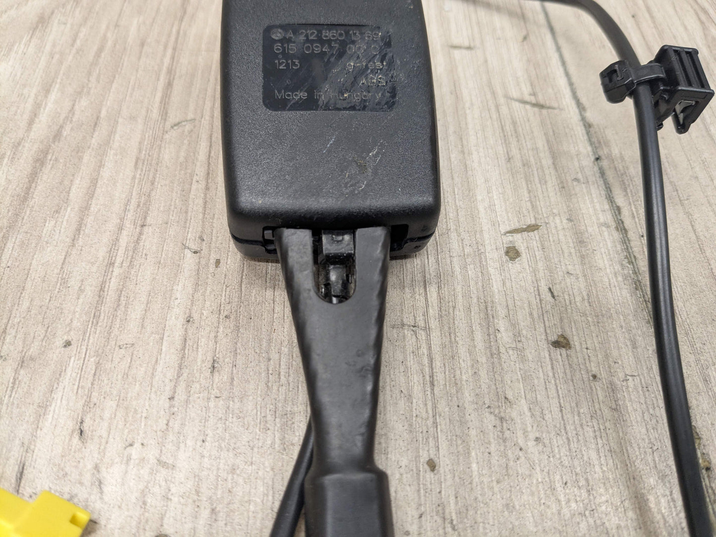 OEM Mercedes W212 E350 E550 Front Left Right Driver Passenger Seat Belt Buckle