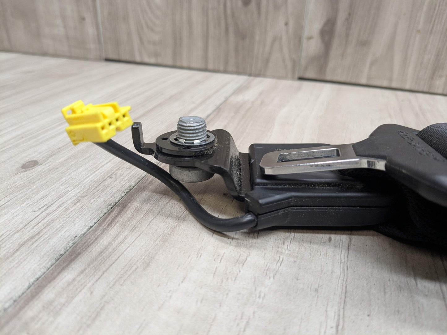10-16 OEM Mercedes W212 E350 E550 Front Right Passenger Side Seat Belt Retractor