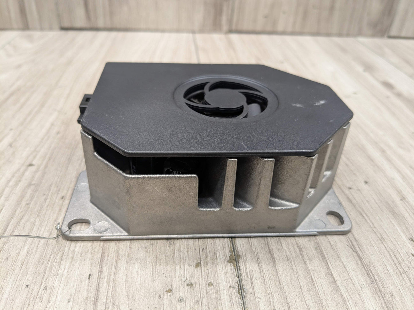 OEM Mercedes W212 E350 E550 Subwoofer Amplifier Control Module Harman Becker