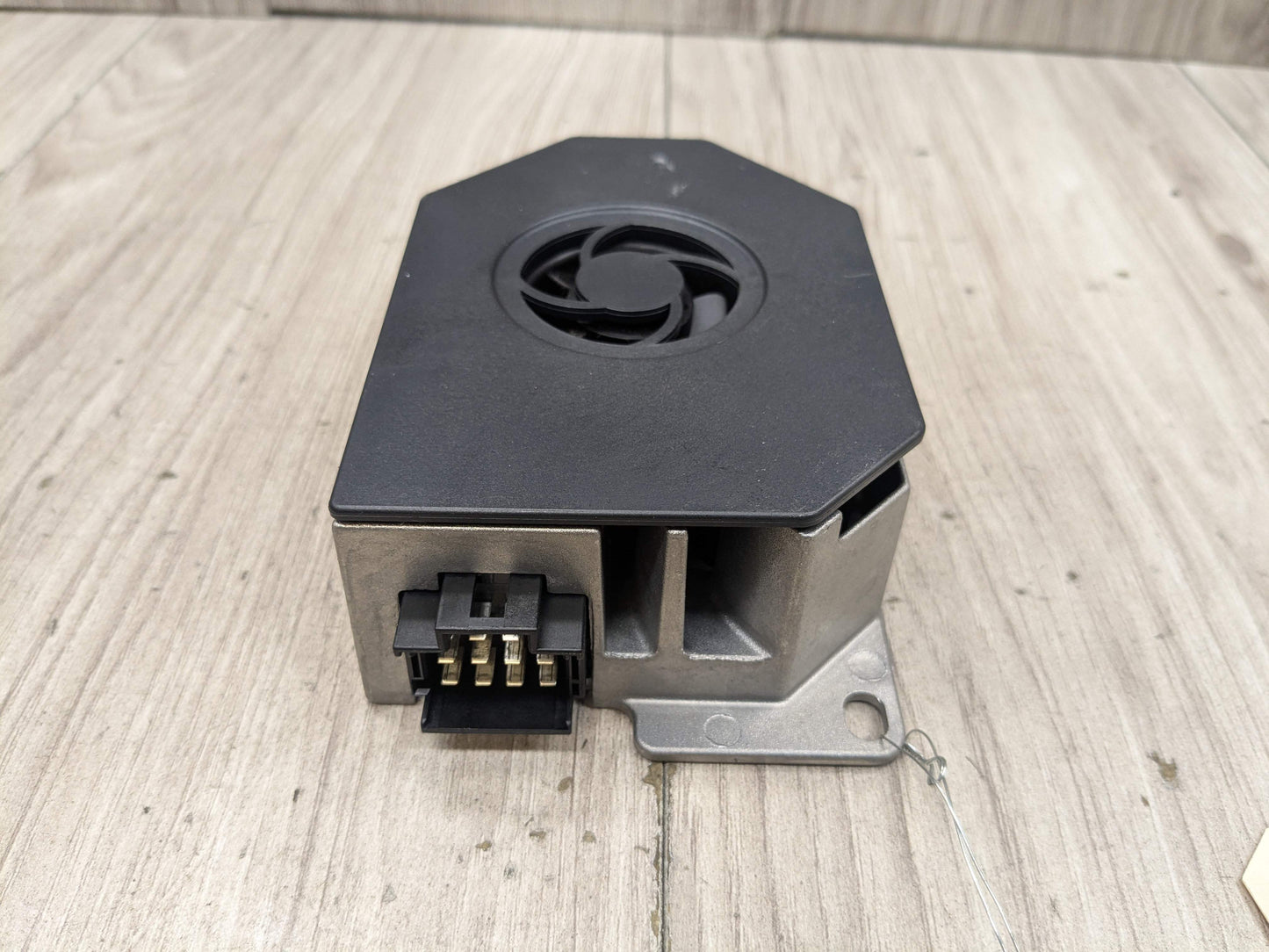 OEM Mercedes W212 E350 E550 Subwoofer Amplifier Control Module Harman Becker