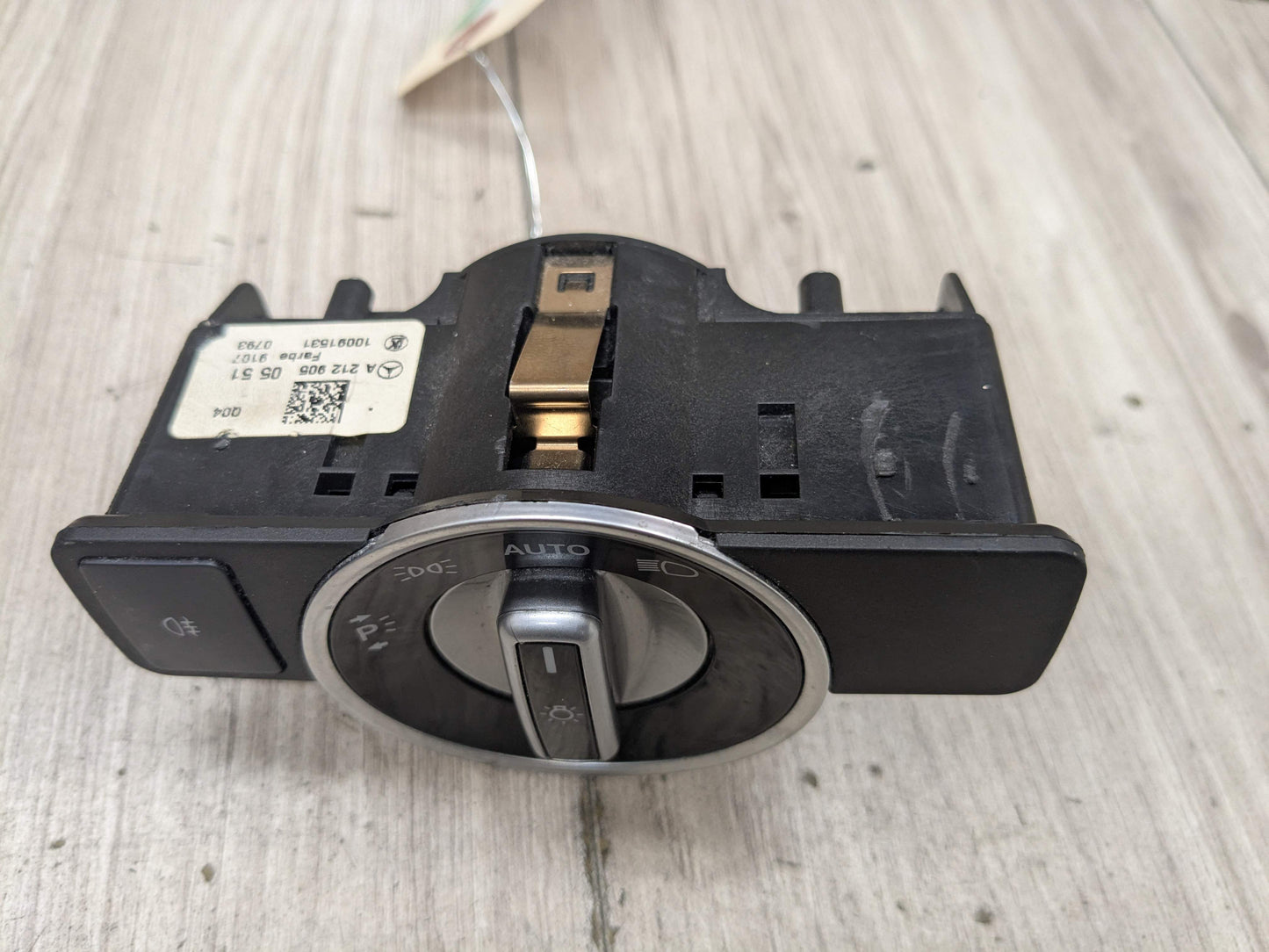 08-20 OEM Mercedes W204 W212 E350 E550 Headlight Fog Light Control Switch