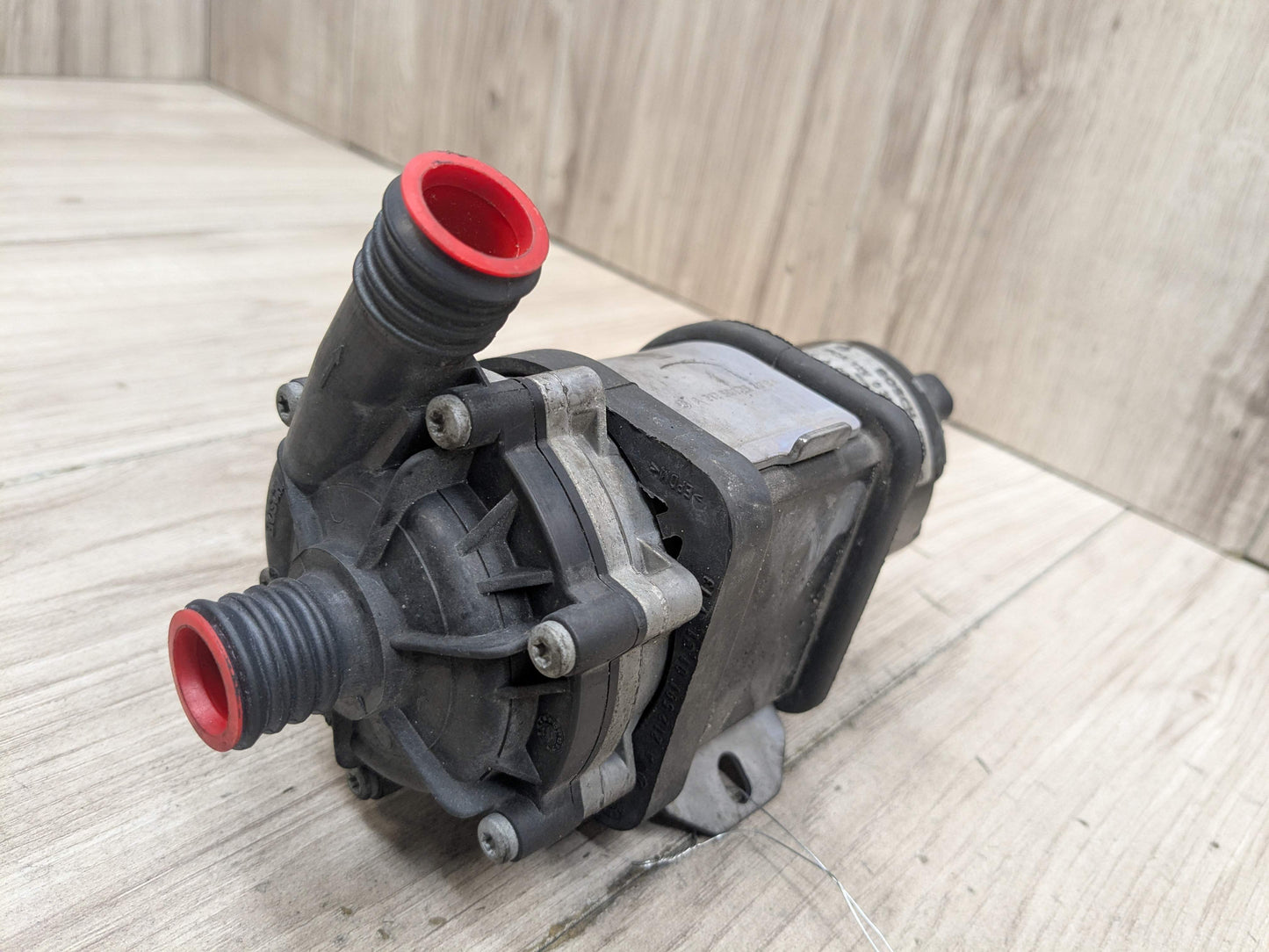 OEM Mercedes C207 W212 W218 W222 X166 M276 Engine Auxiliary Coolant Water Pump