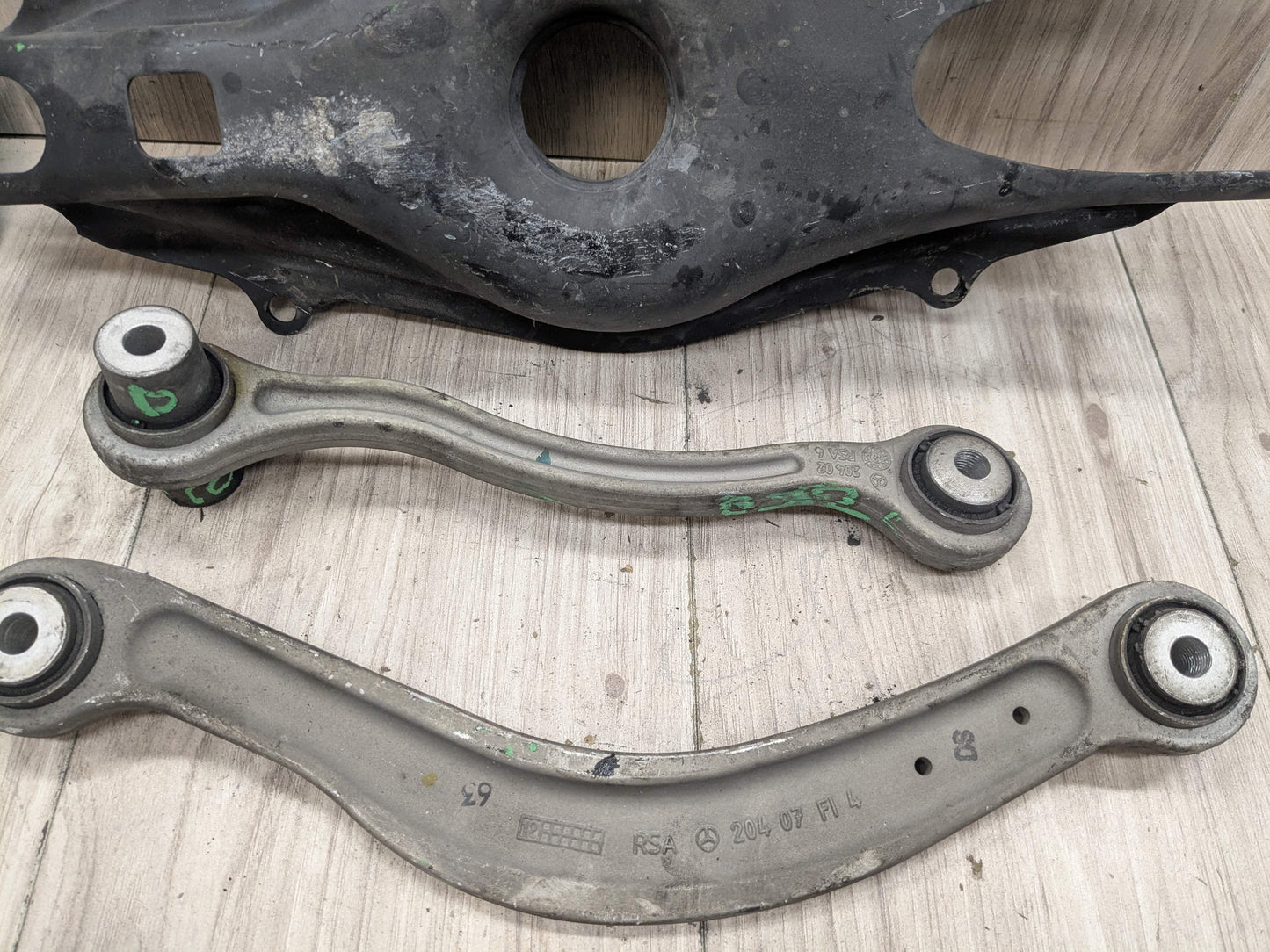 OEM Mercedes W204 W207 W212 Rear Right Passenger Upper Lower Control Arm SET