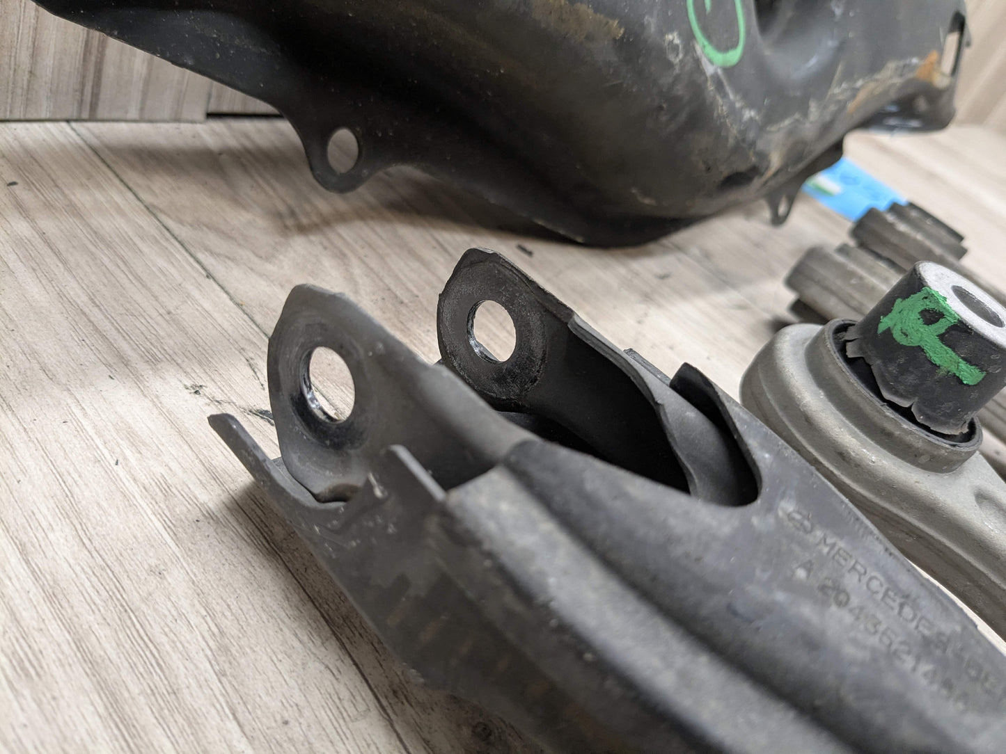 OEM Mercedes W204 W207 W212 Rear Right Passenger Upper Lower Control Arm SET