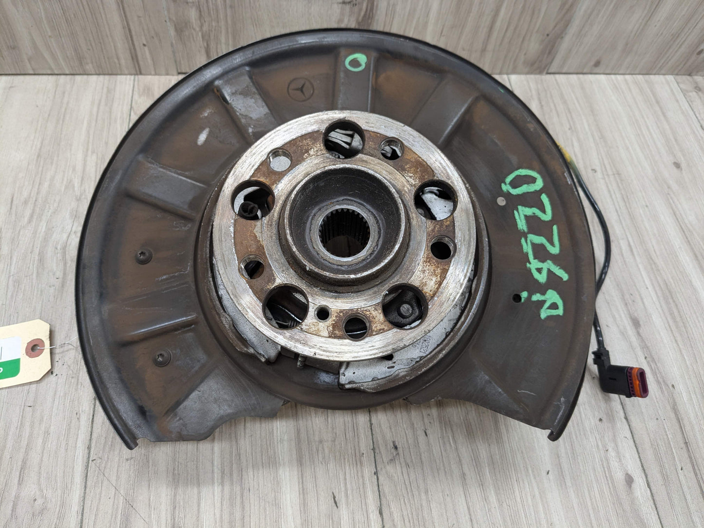 OEM Mercedes W212 E350 E550 Front Right Passenger Hub Knuckle Bearing Carrier