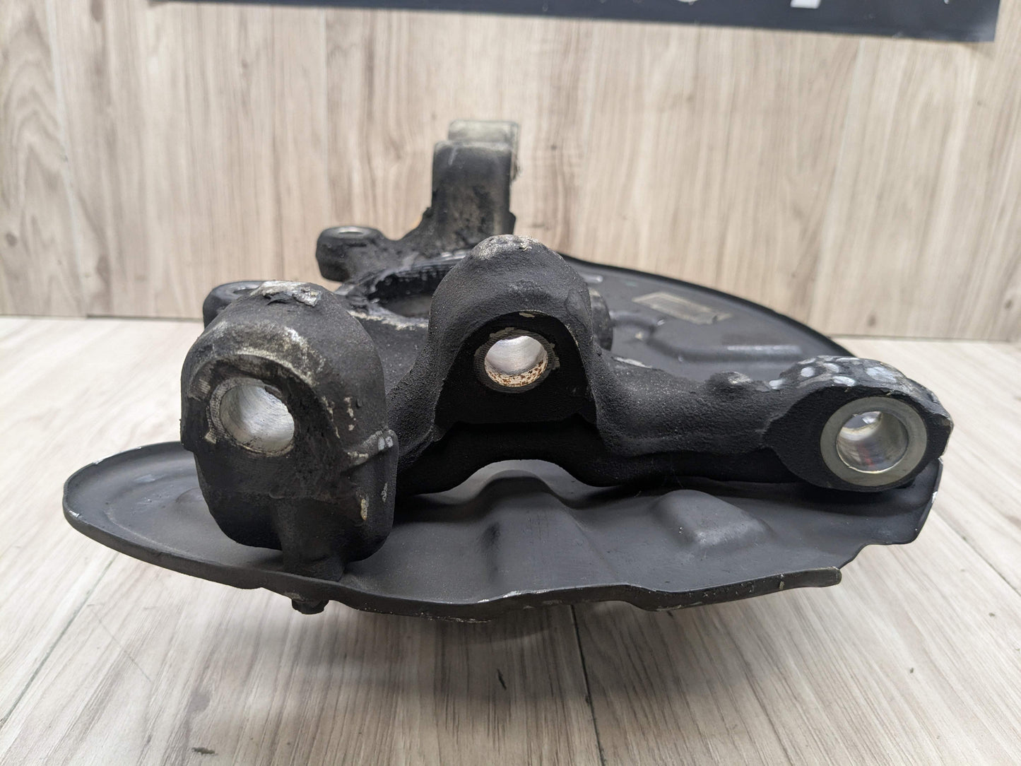 OEM Mercedes W212 E350 E550 Rear Left Driver Hub Knuckle Bearing Carrier