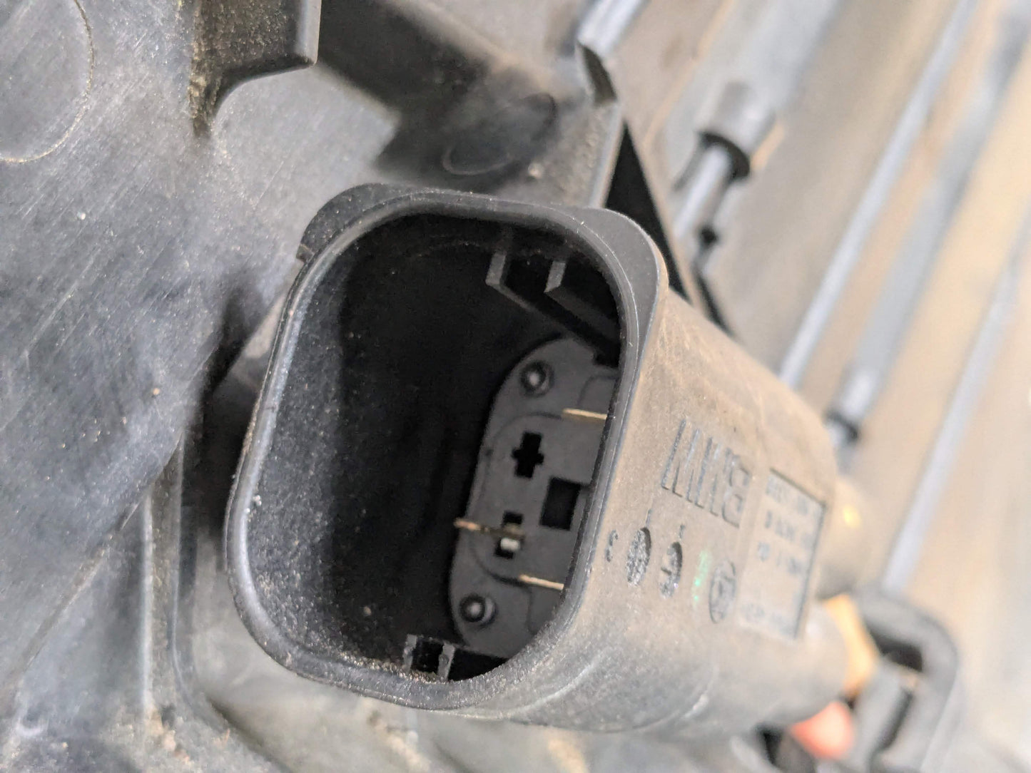 16-23 OEM BMW F39 F48 X1 X2 Radiator Cooling Fan Motor Shroud Assembly B46 850W