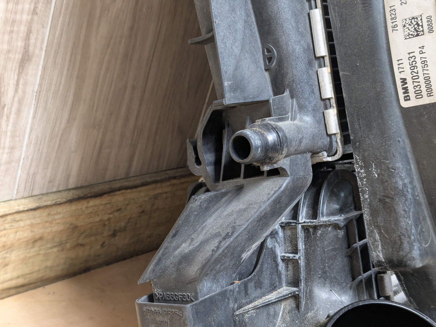 16-23 OEM BMW F39 F48 X1 X2 Radiator Cooling Fan Motor Shroud Assembly B46 850W