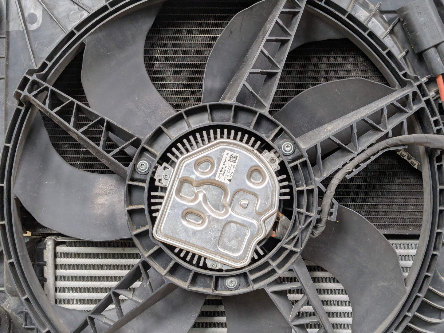 16-23 OEM BMW F39 F48 X1 X2 Radiator Cooling Fan Motor Shroud Assembly B46 850W