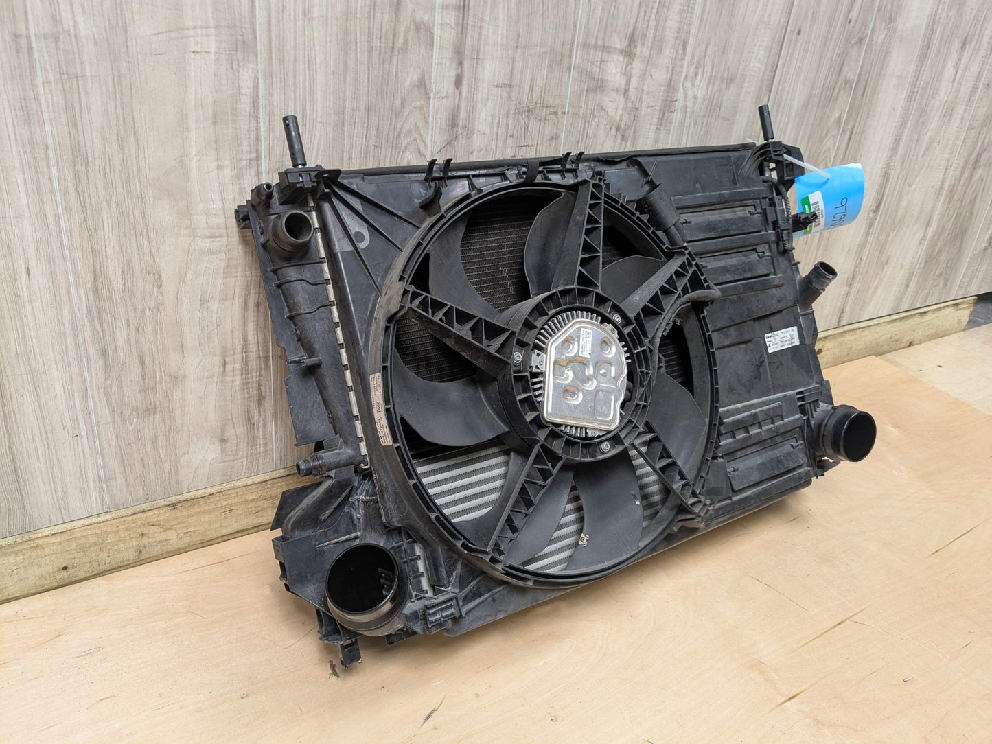 16-23 OEM BMW F39 F48 X1 X2 Radiator Cooling Fan Motor Shroud Assembly B46 850W