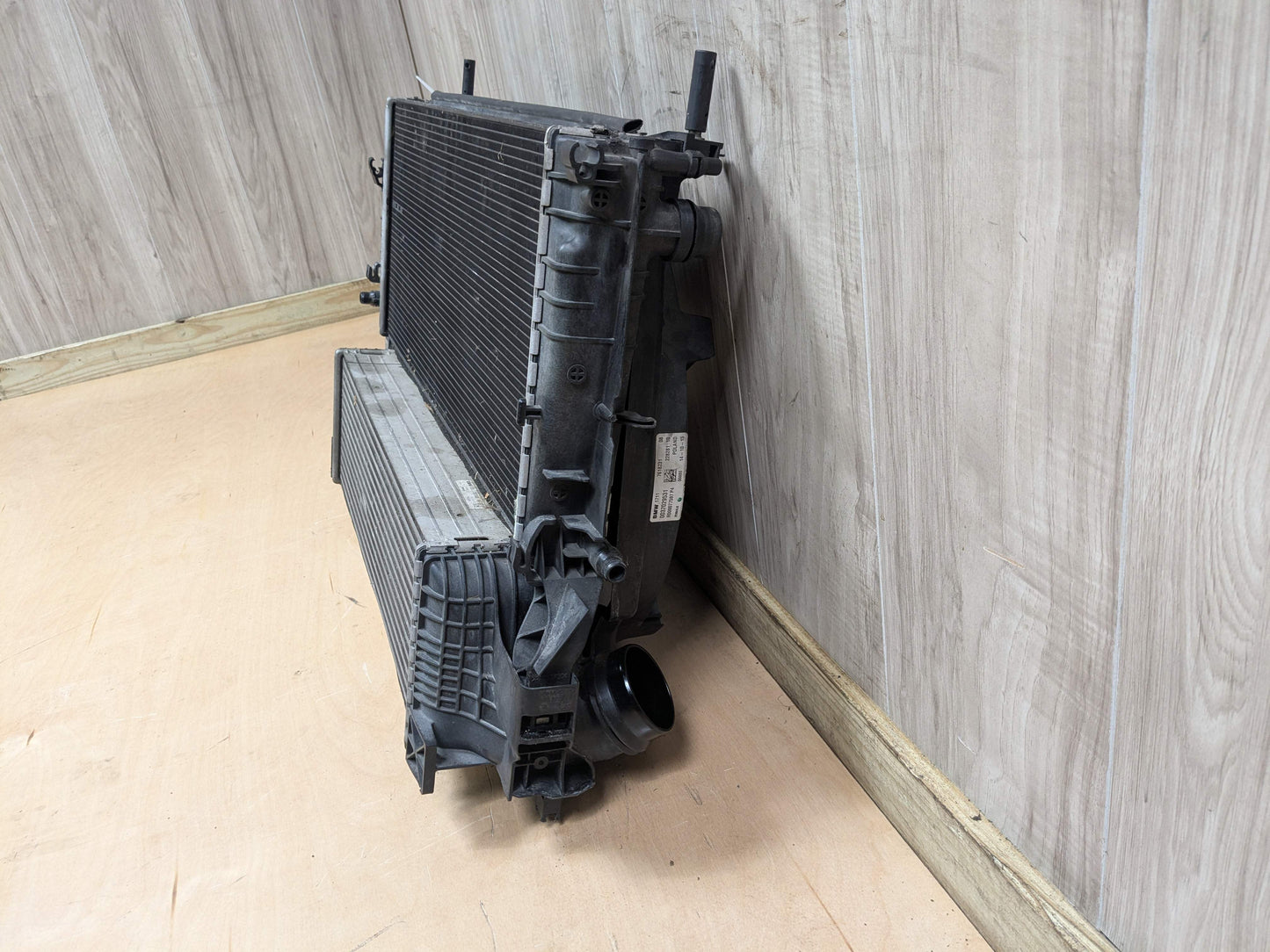 16-23 OEM BMW F39 F48 X1 X2 Radiator Cooling Fan Motor Shroud Assembly B46 850W