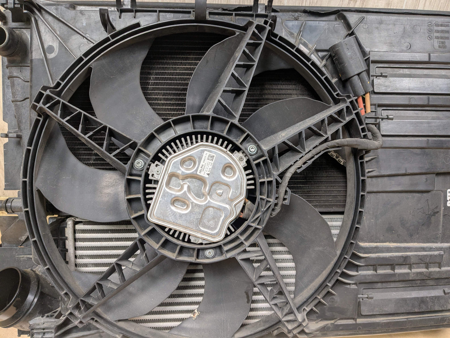 16-23 OEM BMW F39 F48 X1 X2 Radiator Cooling Fan Motor Shroud Assembly B46 850W