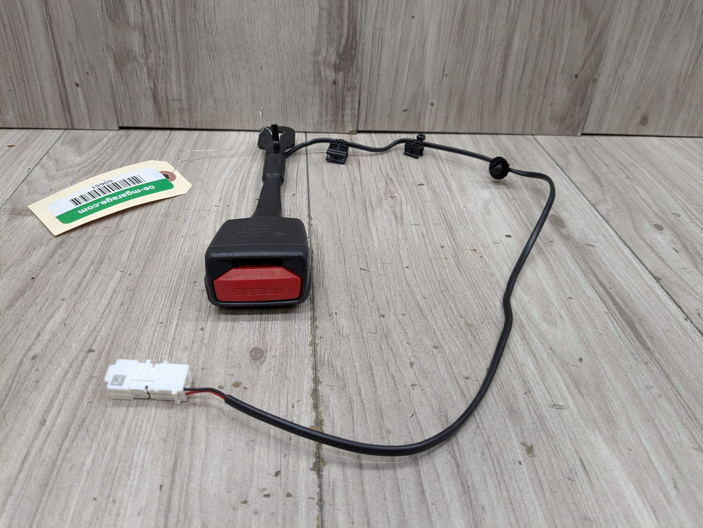 20-24 OEM BMW F44 228 M235 FRONT Left Driver or Right Passenger Seat Belt Buckle