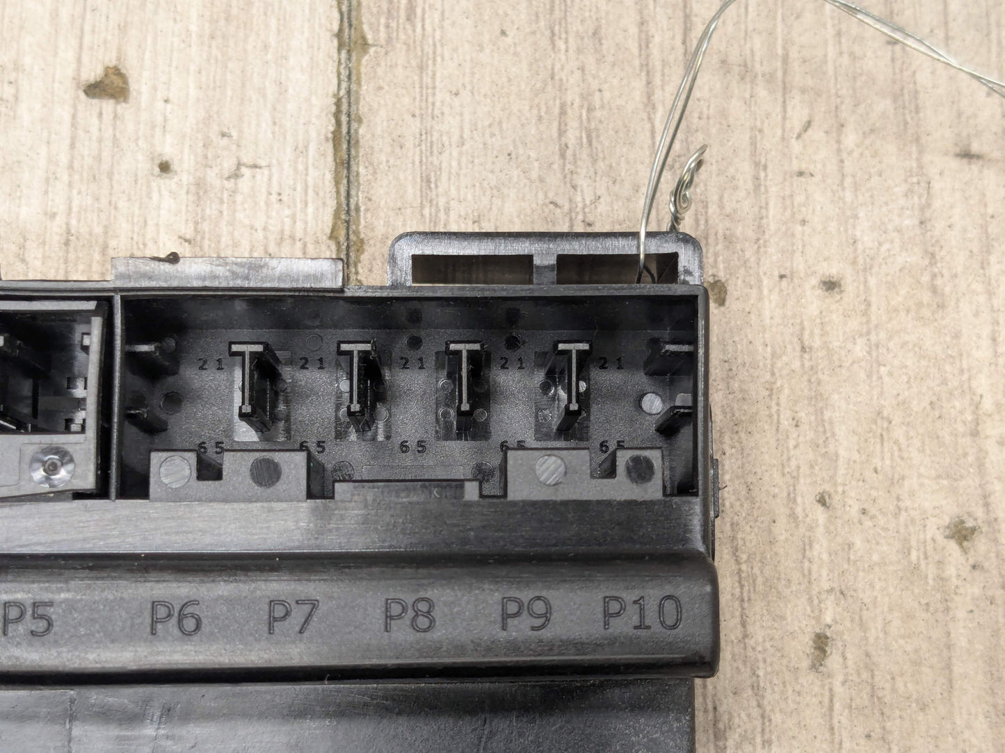 OEM BMW F44 F97 G01 G20 G30 Ethernet Distribution Power Fuse Relay Box Module
