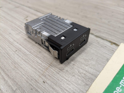 OEM BMW F48 F97 G01 G12 G20 G26 G30 USB Type C Socket Charger Port Connector