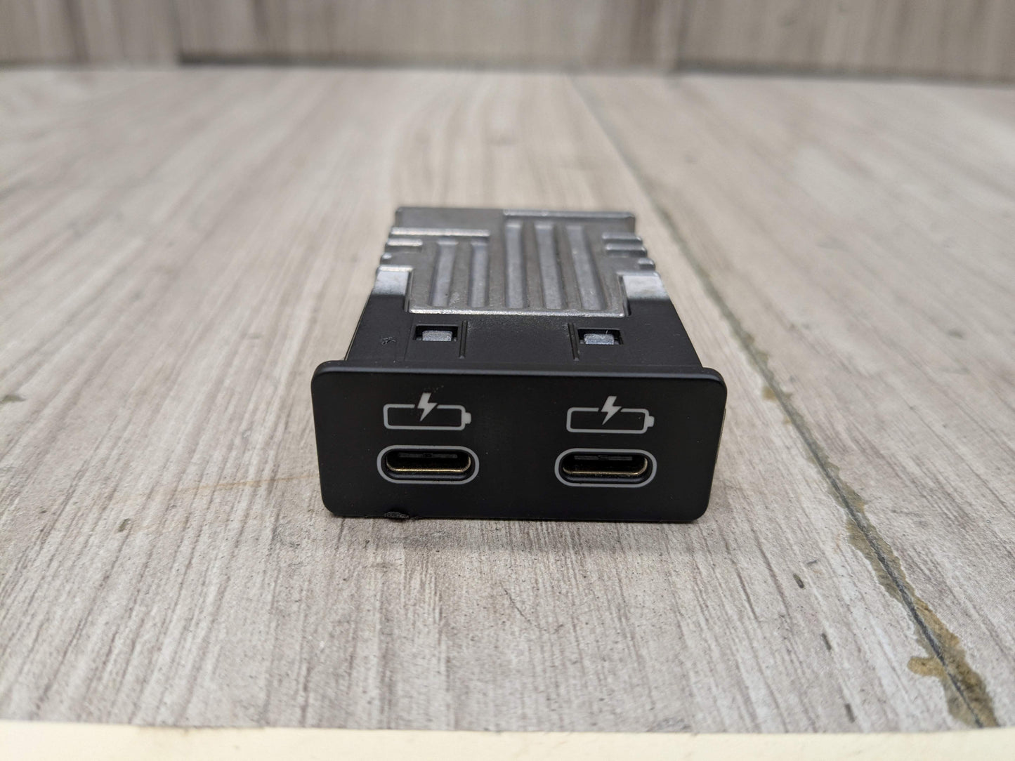 OEM BMW F48 F97 G01 G12 G20 G26 G30 USB Type C Socket Charger Port Connector