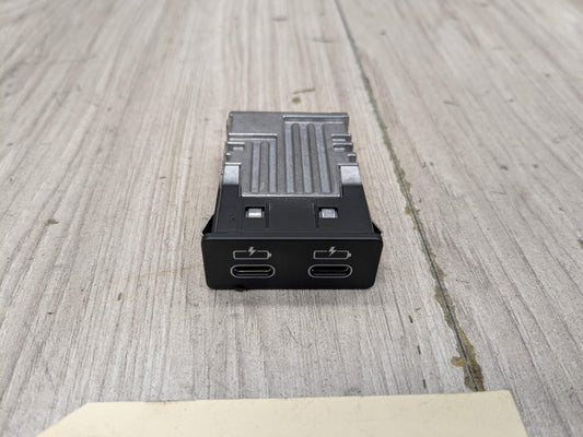 OEM BMW F48 F97 G01 G12 G20 G26 G30 USB Type C Socket Charger Port Connector