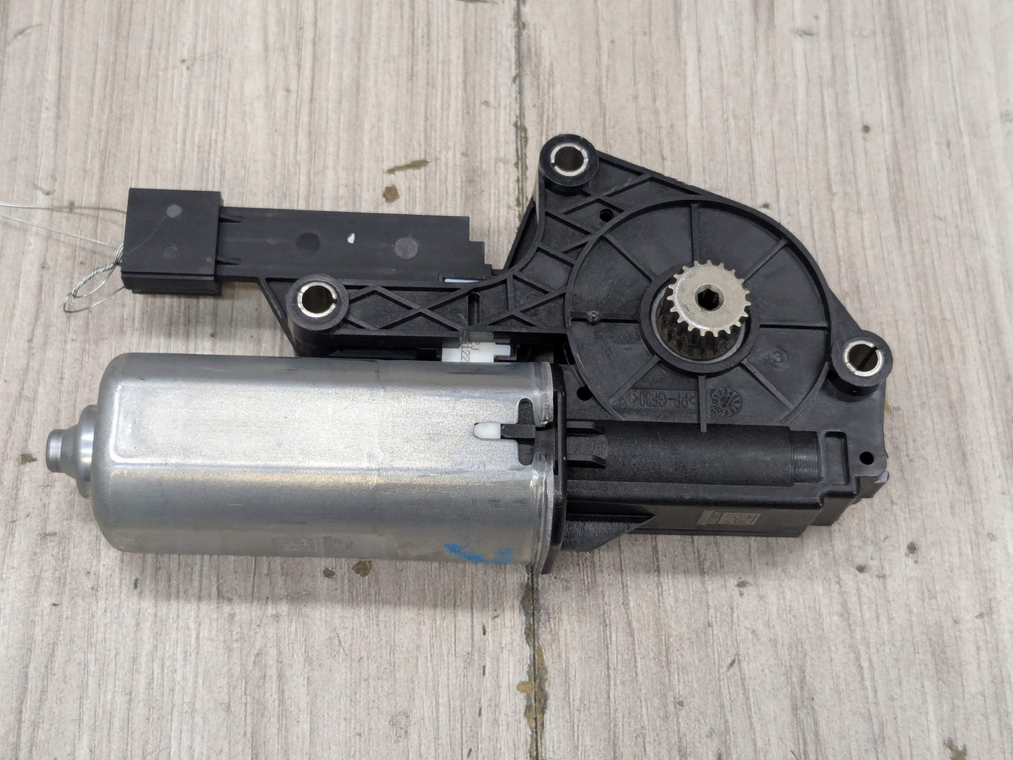 20-24 OEM BMW F44 F74 228 M235 Sunroof Window Glass Panel Panoramic Roof Motor