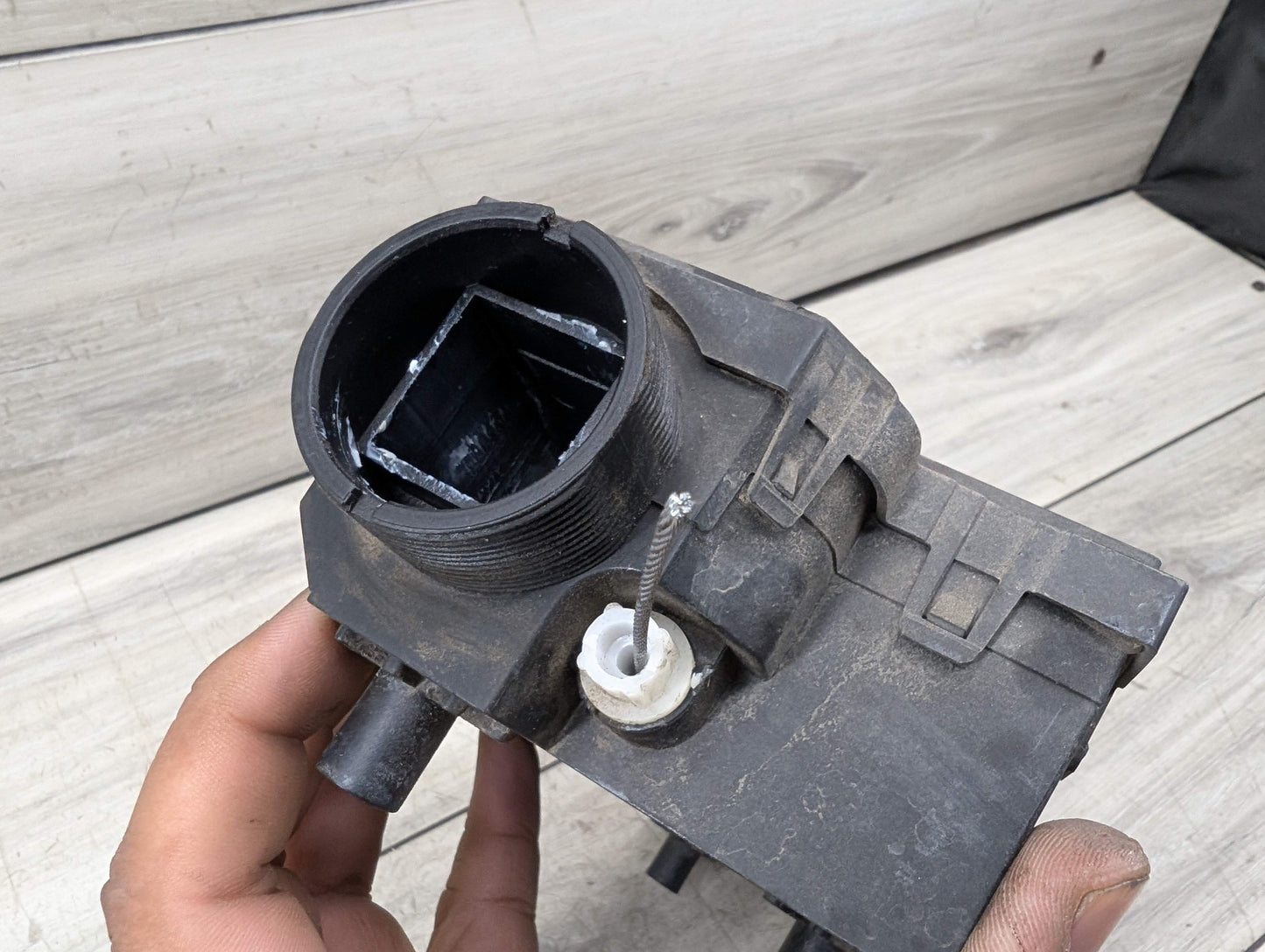 14-19 OEM BMW F15 F16 F85 F86 X5 X6 Emergency Parking Brake Actuator Unit Motor
