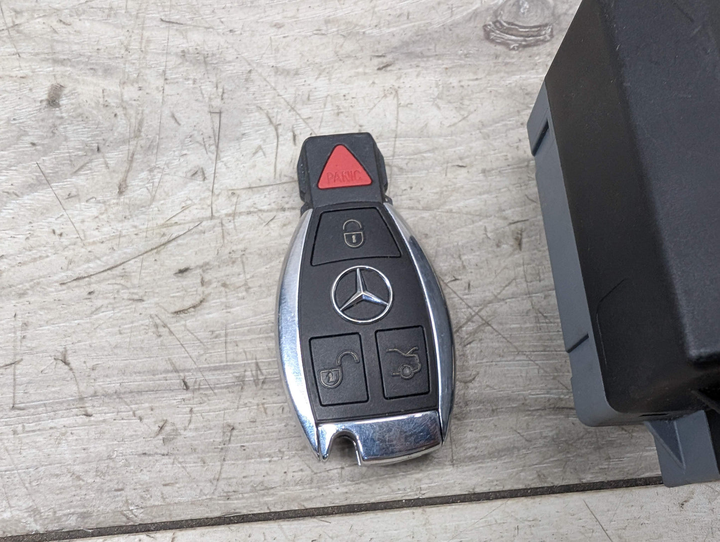 OEM Mercedes C207 W204 W212 C250 C350 E350 Ignition Switch Module w/ Key Fob SET