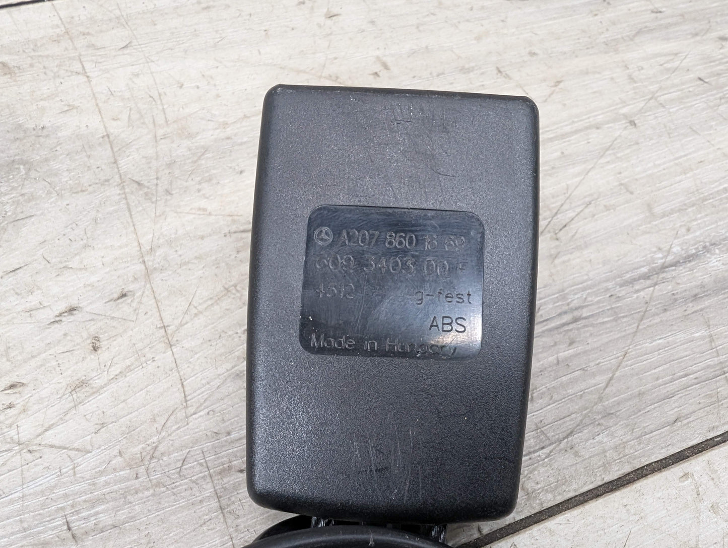 OEM Mercedes C207 W204 W207 E350 E550 Front Right Passenger Seat Belt Buckle